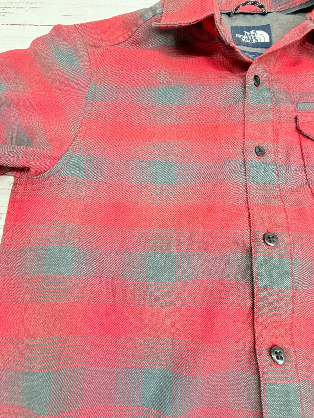 North Face Men’s Small Red Plaid Lightweight Flannel Long Sleeve Shirt